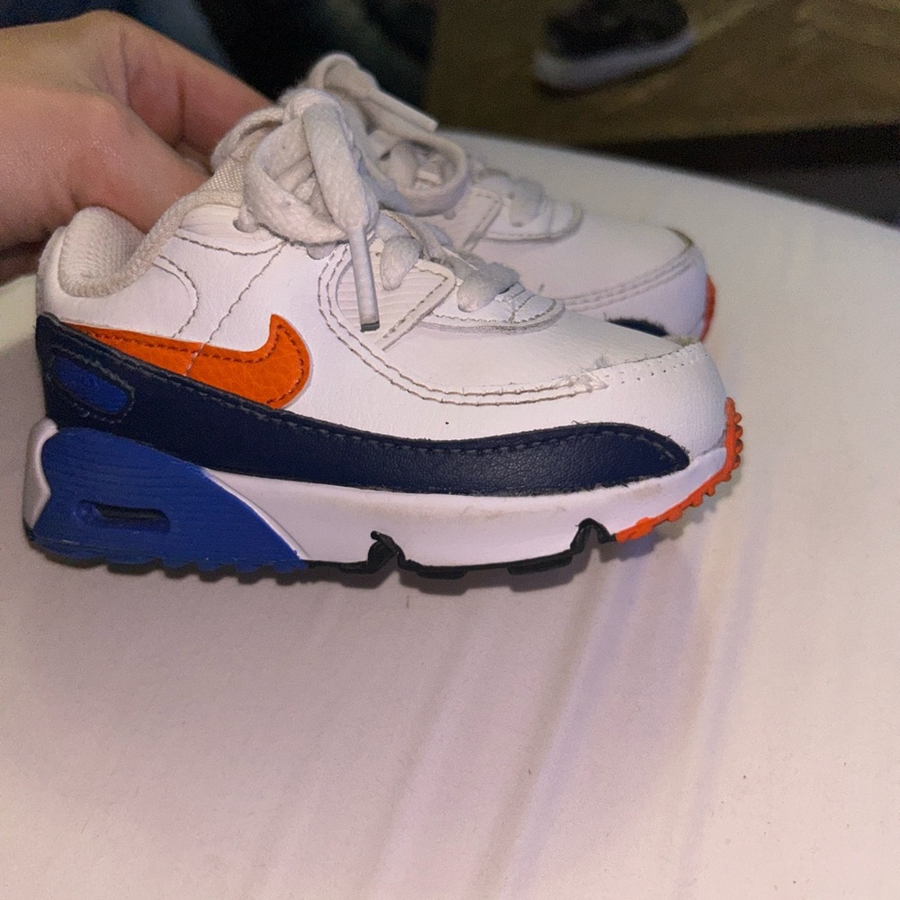 Nike Air Forces - Picture 2 of 4
